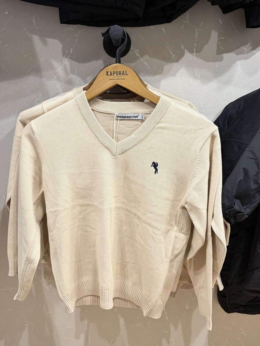 Pull col V, Crème